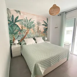 Junto Al Mar, Edificio La Dorada En Apartamento